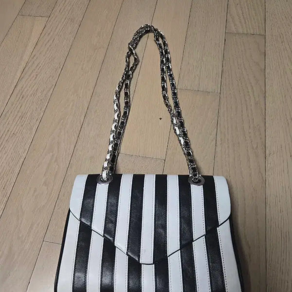 [BUNJANG] Lucky Chouette Leather Shoulder Bag / 럭키슈에뜨 가죽숄더백