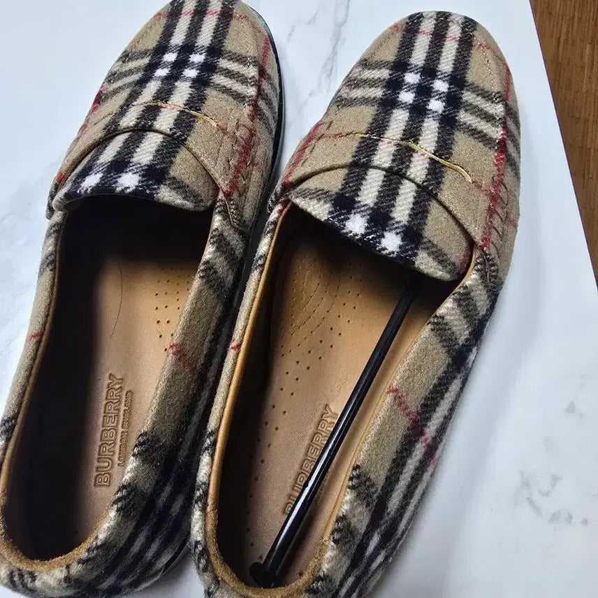 [BUNJANG] Burberry Check Wool Flat Loafers / 버버리 체크 울 플렛 로퍼
