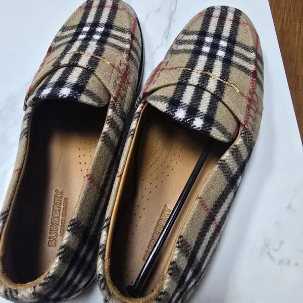 [BUNJANG] Burberry Check Wool Flat Loafers / 버버리 체크 울 플렛 로퍼