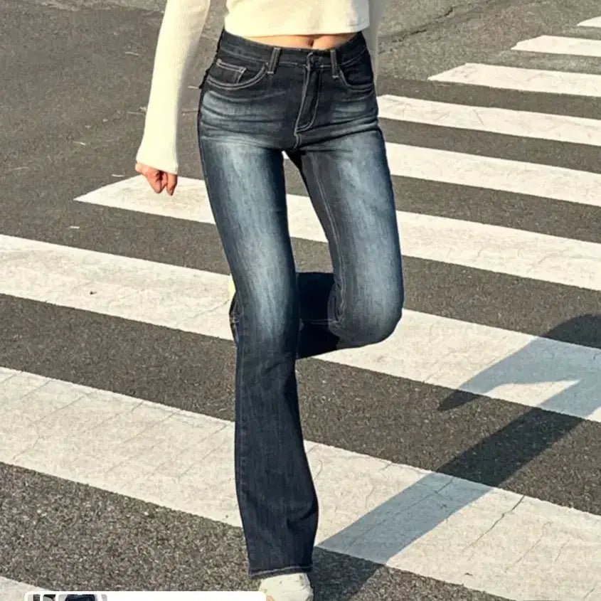 [BUNJANG] Low-Rise Slim Bootcut Jeans / 로우라이즈 청바지