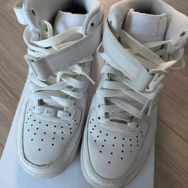 [BUNJANG] Nike Air Force 1 Mid White (US 6/230mm) / 에어포스 미드 화이트 230사이즈 (US6)