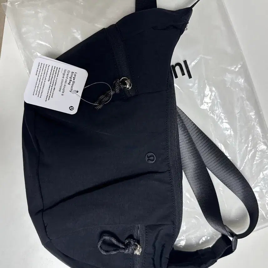 [BUNJANG] Lululemon Black Sling Bag Large / 룰루레몬 블랙 슬링백 6L