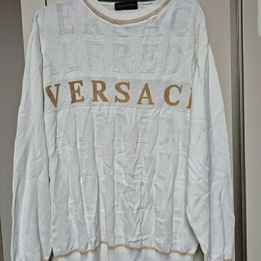 [BUNJANG] Versace Long Sleeve Knit Sweater Size 100 / 베르사체 정품 긴팔 니트 100사이즈 판매합니다