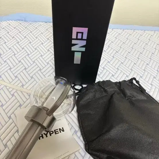 [BUNJANG] ENHYPEN Official Lightstick + Pouch Set / 엔진봉v1 양도