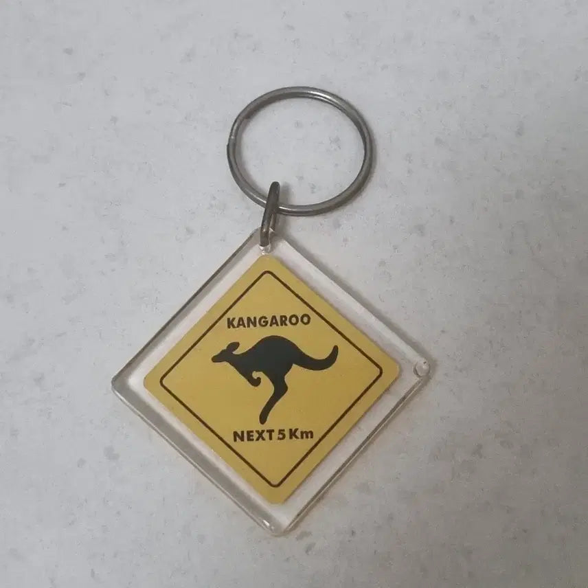 [BUNJANG] Kangaroo Keychain Yellow / 호주 캥거루 키링 옐로우