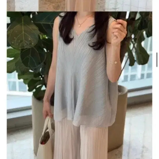 [BUNJANG] Find A.H. Pleated Top / 파인드에이치 플리츠 상의