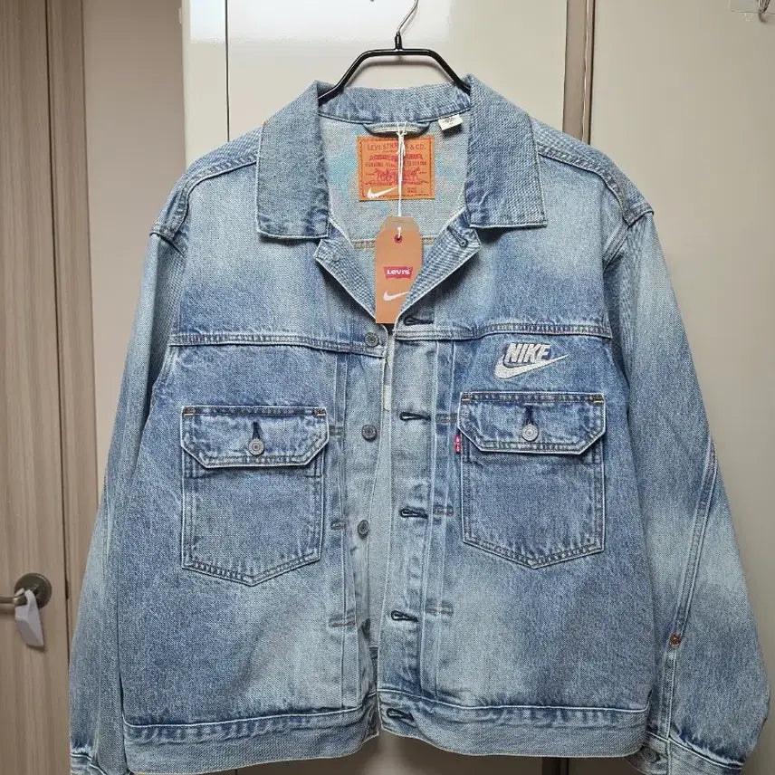 [BUNJANG] Levi's x Nike Trucker Jacket (L, Cream) / 리바이스 나이키 트러커 자켓 L 새상품