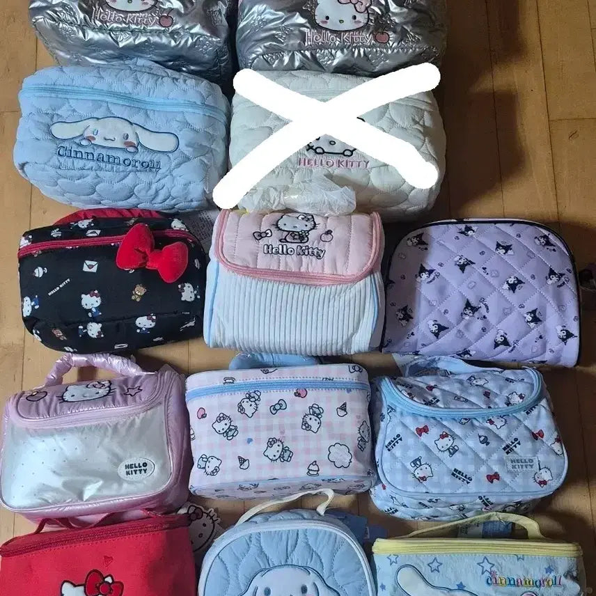[BUNJANG] Hello Kitty & Cinnamoroll Pouch - Various Designs / 키티 시나모롤 파우치 여러 디자인