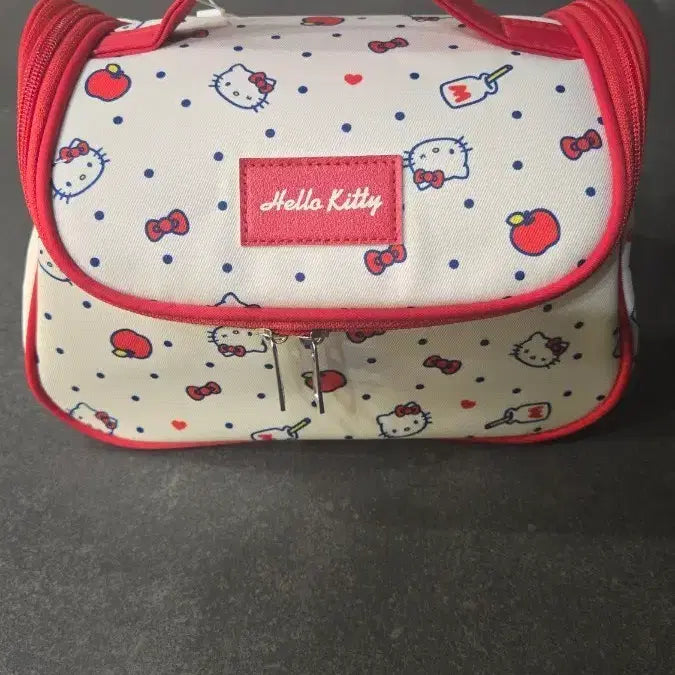 [BUNJANG] Hello Kitty White Red Top Handle Pouch / 헬로키티 화이트 레드 탑핸들 파우치 미사용