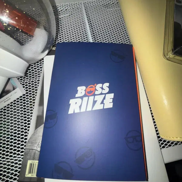 [BUNJANG] RIIZE BoA RIIZE Postcard Book / 라이즈 보스라이즈 엽서북 양도합니다