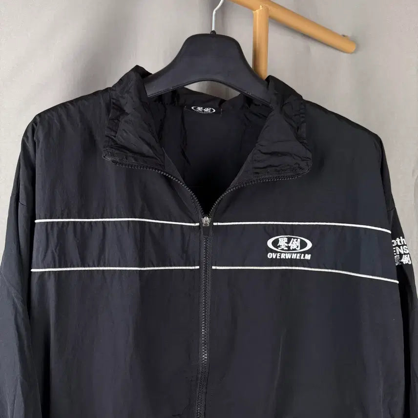 [BUNJANG] L Size Windbreaker Jacket / L ) 압도 윈드브레이커 바람막이