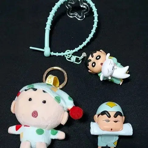 [BUNJANG] Crayon Shin-chan Pajamas & Keychain Bundle (3 types) / 짱구수면잠옷  히퍼 & 인형콩눈키링  &  피규어키링  3종