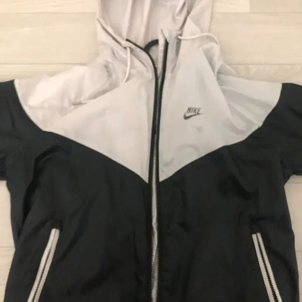[BUNJANG] Nike Windbreaker Jacket White/Black / 나이키 바람막이 흰/검
