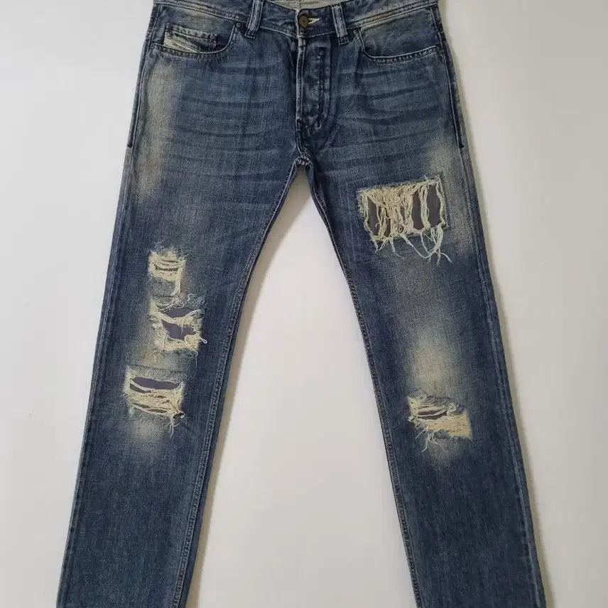 [BUNJANG] Diesel Washed Denim Jeans with Leather Patch / 32)디젤 가죽패치 워싱 데님 생지 찢청 이태리 명품청바지