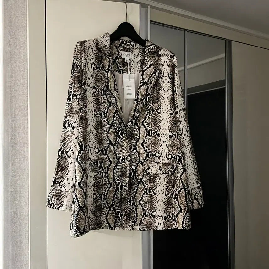 [BUNJANG] Cami 100% Silk Snake Pattern Blazer / (새상품) cami 뉴욕 실크 100% 스네이크 패턴 블레이저 이그조틱 애니멀 자켓