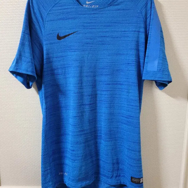 [BUNJANG] Nike Dri-FIT Authentic Player Issued Training Top Short Sleeve Size S / NIKE 나이키 드라이핏 풋볼 어센틱 선수지급용 트레이닝 탑 반팔 S 사이즈 (AT 마드리드 어웨이 st)