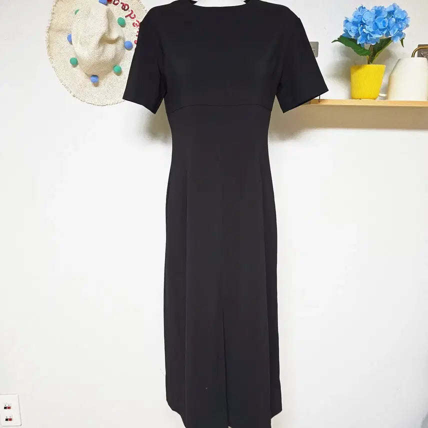 [BUNJANG] Sprinkrocus Front Slit Long Dress - Black / 스프링크로커스 앞트임 롱원피스 55 66 블랙