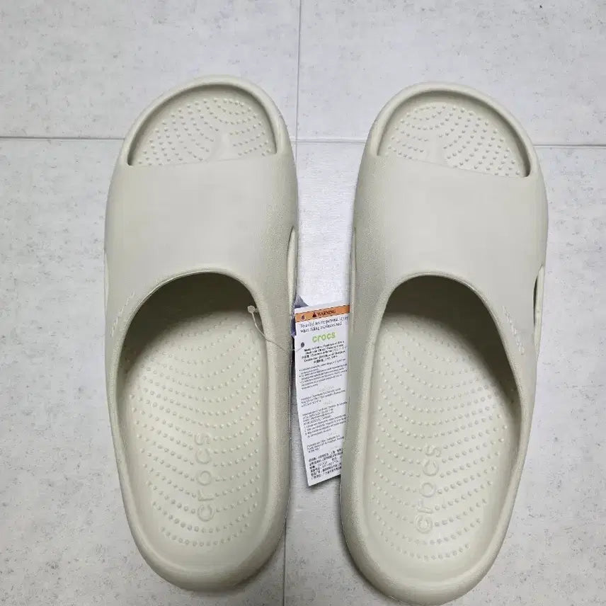 [BUNJANG] Crocs 11 M Beige Sandals/Slippers / (새상품) 크록스 11 M