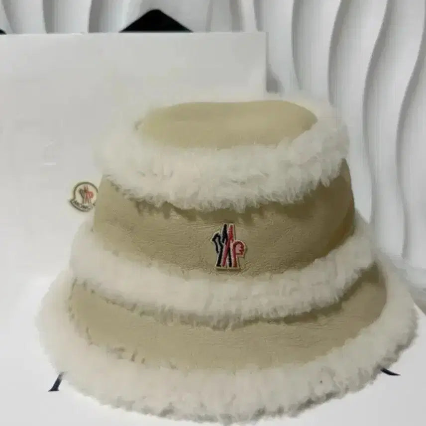 [BUNJANG] Moncler Grenoble Shearling Trimmed Bucket Hat / MONCLER 몽클레어 그레노블 시어링 트리밍 버킷 햇