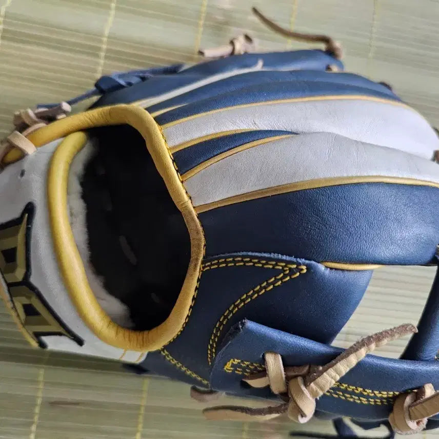 [BUNJANG] David 11.5" Baseball Glove / 다비드 내야글러브 11.5
