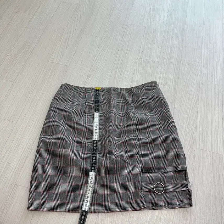 [BUNJANG] Thigh Slit Checkered Mini Skirt / 허벅지 트임 체크치마 ~큐트섹시 미니스커트 트임스커트