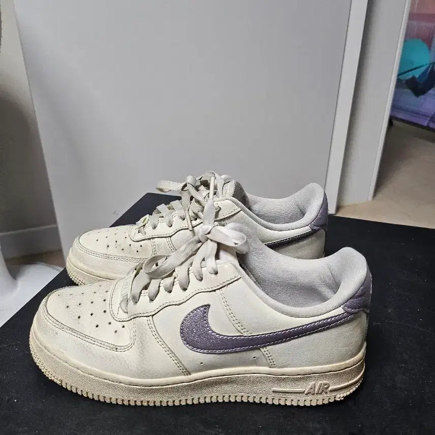 [BUNJANG] Nike Air Force 1 Low White Sneakers / 나이키 에어포스 1 로우 화이트 깔끔한 스니커즈240mm 상태좋음