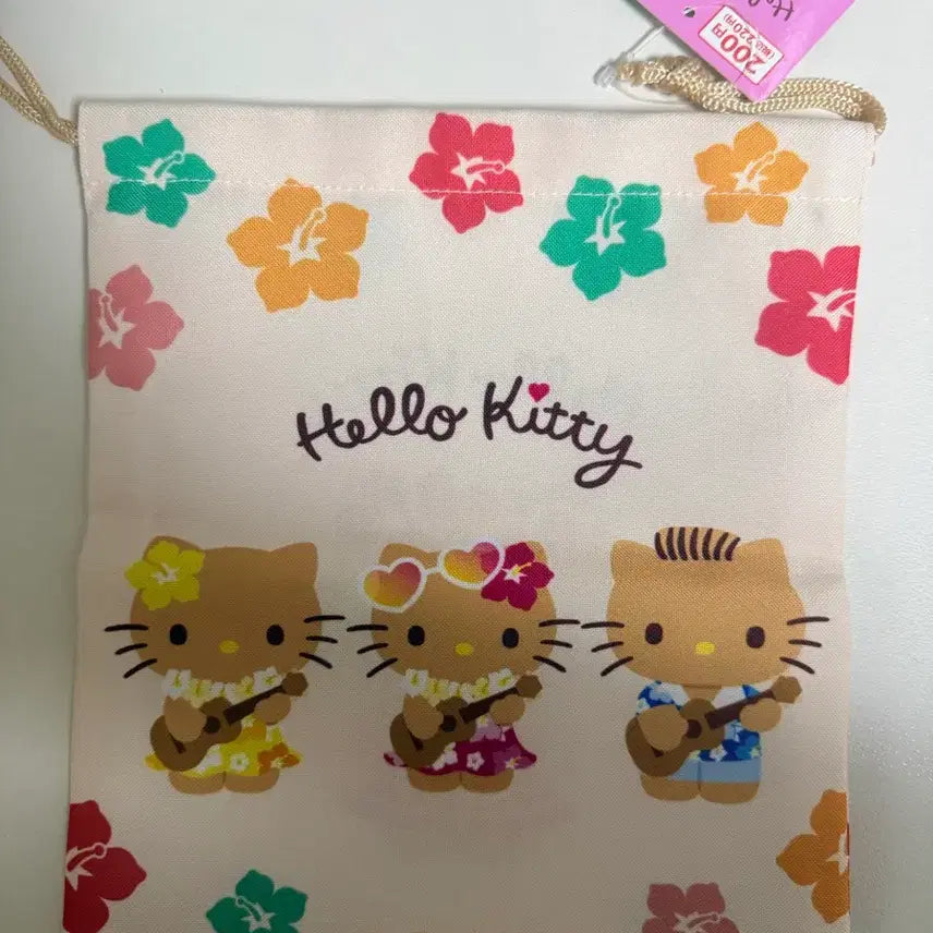 [BUNJANG] Hello Kitty Drawstring Pouch / 복조리 태닝파우치