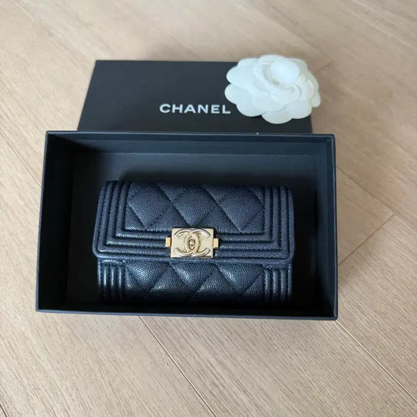 [BUNJANG] Chanel Boy Cardholder Navy Gold Hardware / 샤넬 보이 카드지갑 (네이비 금장)