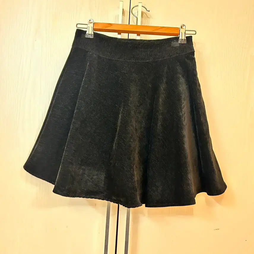 [BUNJANG] Freckle Velvet Flare Mini Skirt M / 벨벳 플래어 스커트 m 서쿠키 프레클 밀크코코아 자라