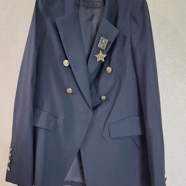 [BUNJANG] Mine Navy Blazer with Gold Brooch / 마인 블레이저 네이비 금장 브로치 포함