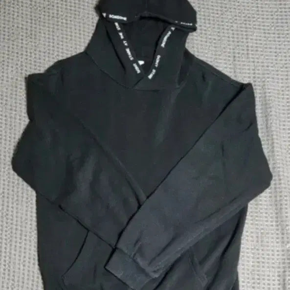 [BUNJANG] Lettering Strap Hoodie Black / 레터링 스트랩 블랙 후드