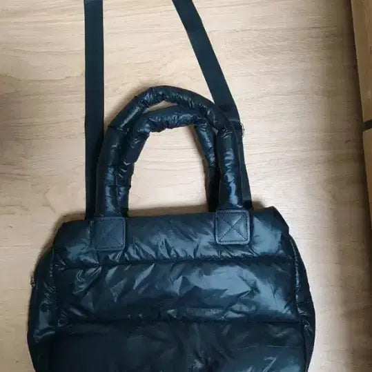 [BUNJANG] Padded Shoulder Bag Black / 최종가격내림)패딩 숄더백 검정색