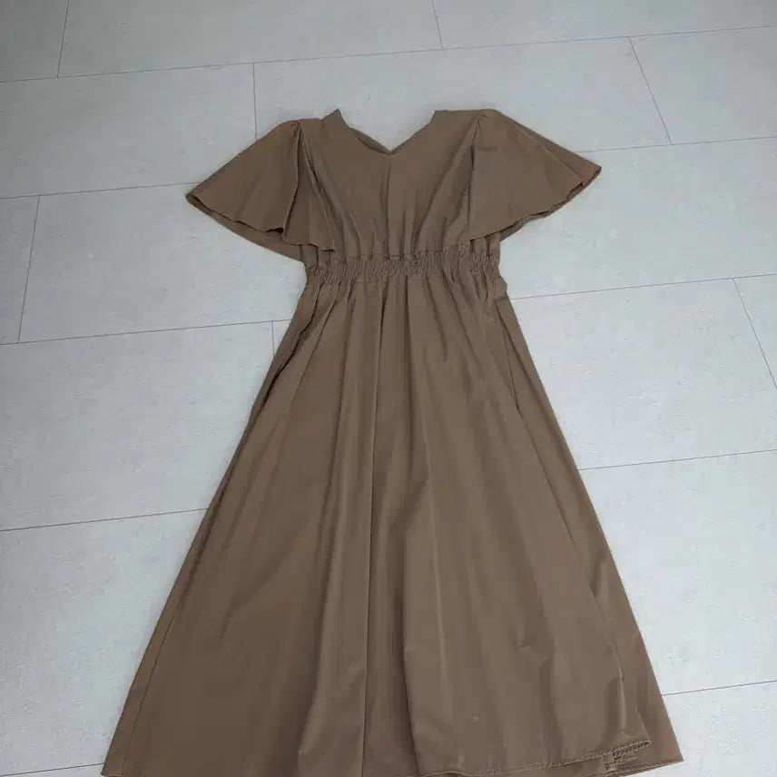 [BUNJANG] Khaki Shirring Midi Dress / 카키색 셔링 원피스