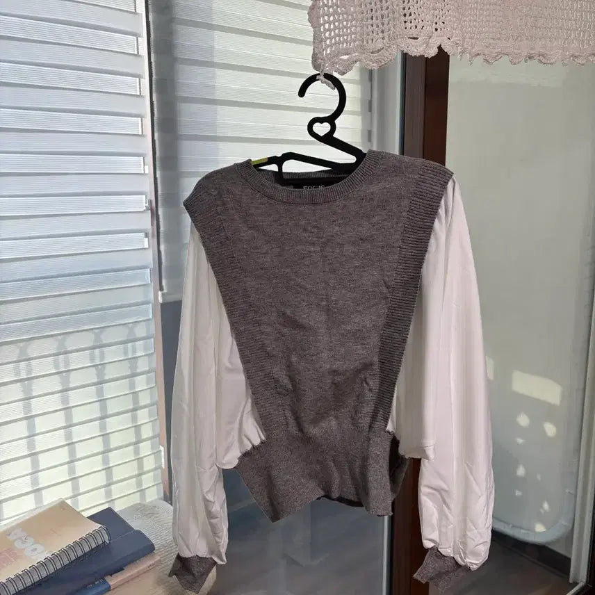 [BUNJANG] Focus Brand Knit Blouse (New) / 니트 블라우스 새상품