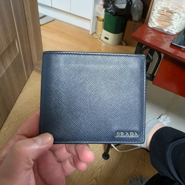 [BUNJANG] Prada Men's Bi-fold Wallet Navy / 프라다 남성 반지갑 네이비