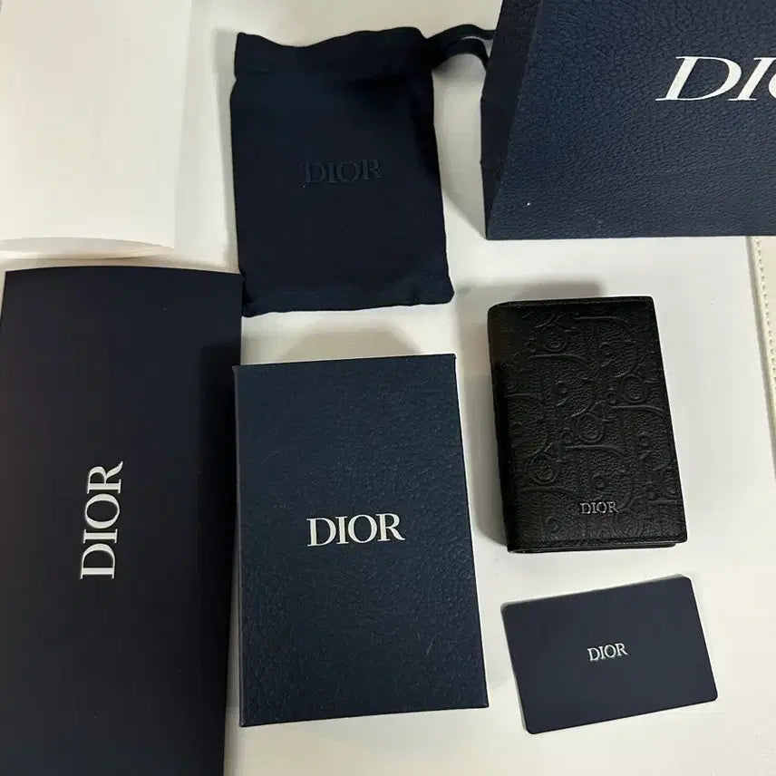 [BUNJANG] Dior Vertical Bifold Wallet / 디올 지갑 판매 합니다. (새상품, 더현대구매)
