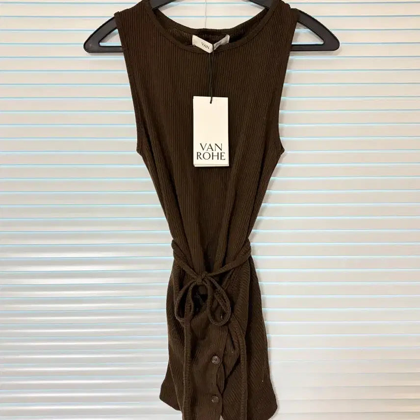 [BUNJANG] Van Rohe Brown Ribbed Sleeveless Belted Top / 반로에 van rohe 브라운 골지 민소매 벨트 탑