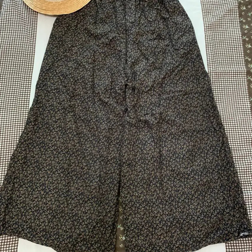 [BUNJANG] Floral Print Long Pants Wool Blend / 울 블랙 바탕색 잔꽃 롱 팬츠