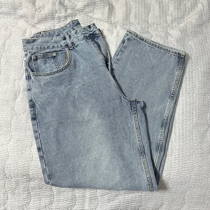 [BUNJANG] WEcanders Graffiti Baggy Denim Jeans / 위캔더스 그라피티 배기 데님