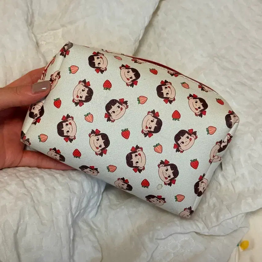 [BUNJANG] Peko-chan Strawberry Pouch / 페코짱 딸기 파우치
