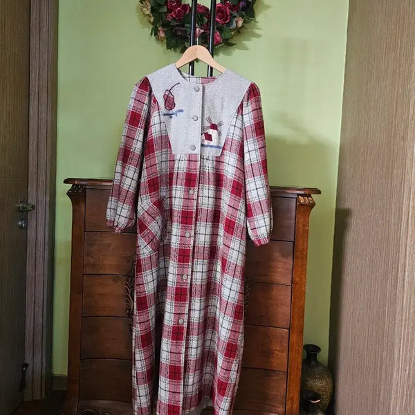 [BUNJANG] Cute Check Pattern Embroidered Wool Dress Coat / 귀여운 원피스형 코트