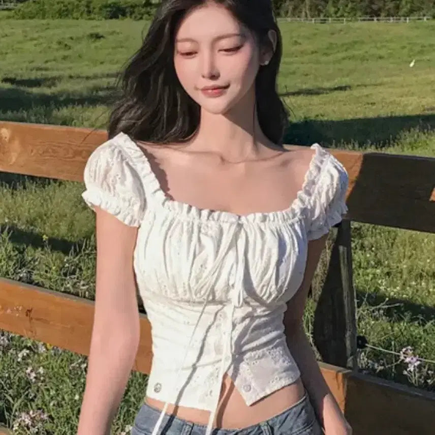 [BUNJANG] Ablley Punch Lace Blouse White / 에이블리 펀칭 레이스 블라우스 화이트