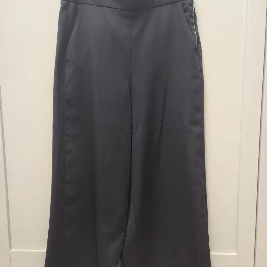 [BUNJANG] JIGOTT Black Navy Wide 8-Length Pants / 지고트 JIGOTT 블랙 네이비 와이드 8부 팬츠