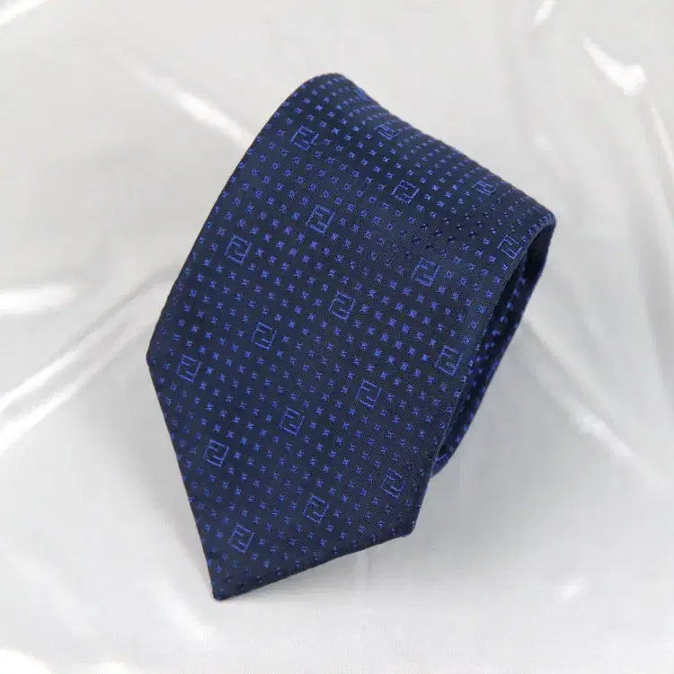 [BUNJANG] Fendi 9cm A Grade FF Logo Luxury Tie / 펜디 9cm A등급 FF로고 명품넥타이