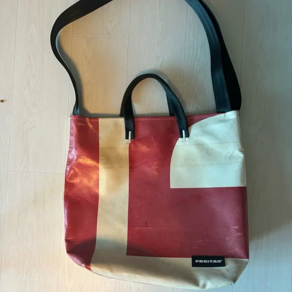 [BUNJANG] Freitag Red White Crossbody Bag / 프라이탁 레드 화이트 백