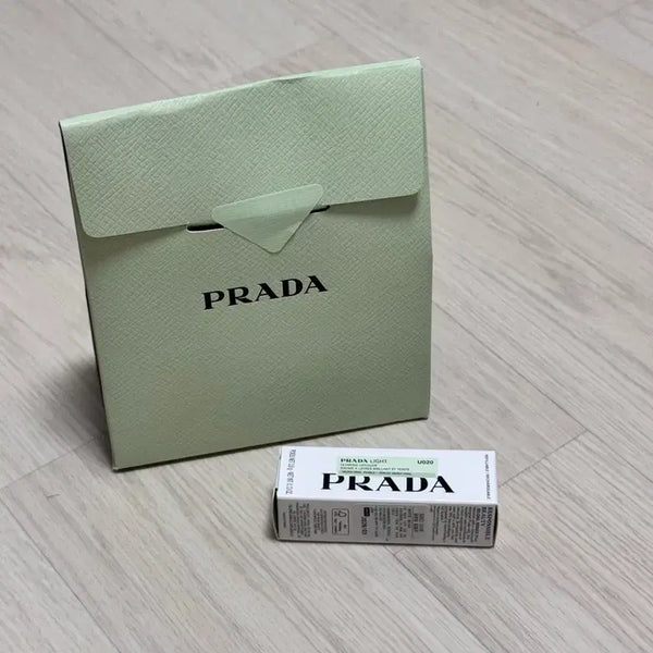 [BUNJANG] Prada Glow Balm U020 Rosso (Sealed) / 프라다 글로우밤 U020 로쏘 (미개봉 새상품)
