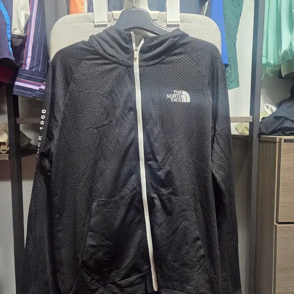 [BUNJANG] The North Face Black Hoodie / 노스페이스 후드티 블랙