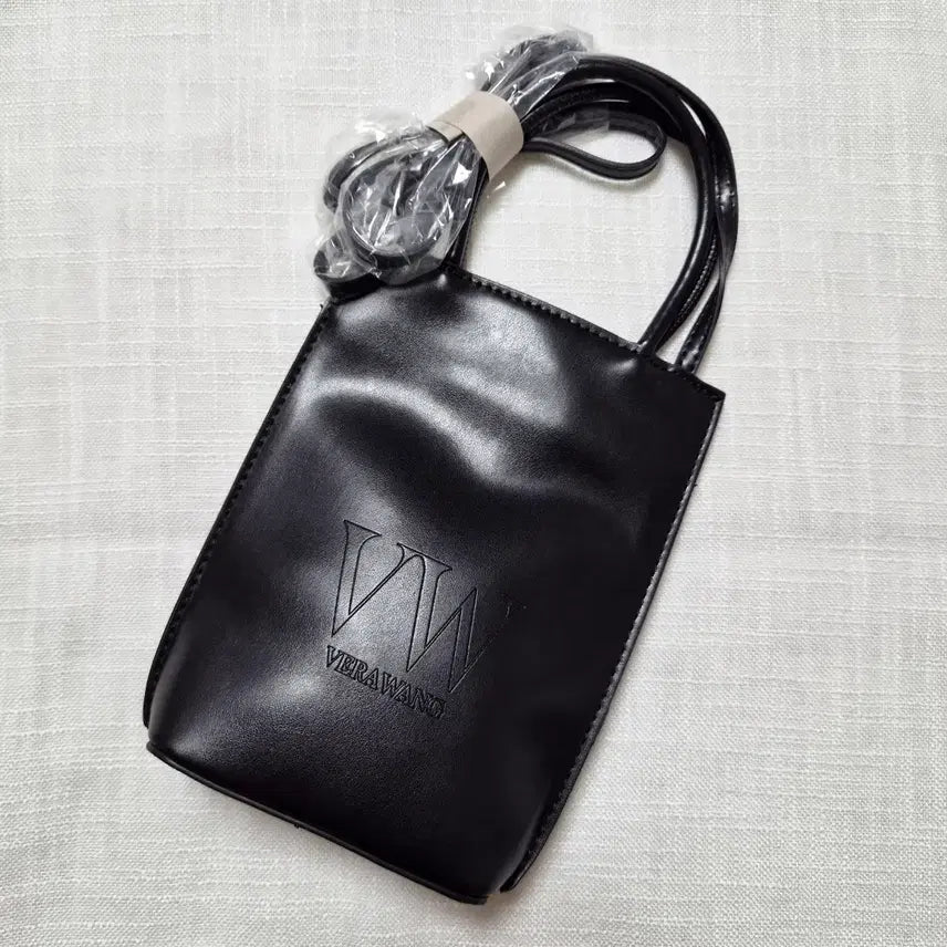 [BUNJANG] Vera Wang Black Mini Crossbody Bag / 베라왕 블랙 미니 크로스백