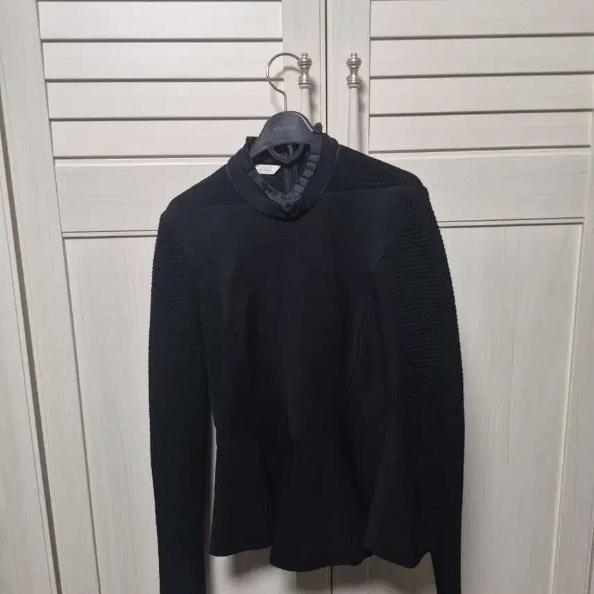 [BUNJANG] MICHAA Black Blouse / 미샤 블랙 블라우스
