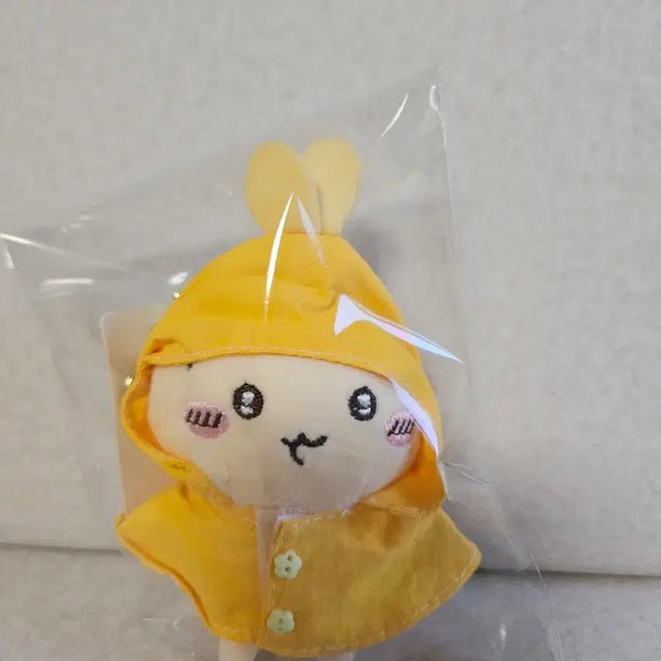 [BUNJANG] Usagi Usagi Raincoat Plush Keychain / 먼작귀 우비우사기인형키링